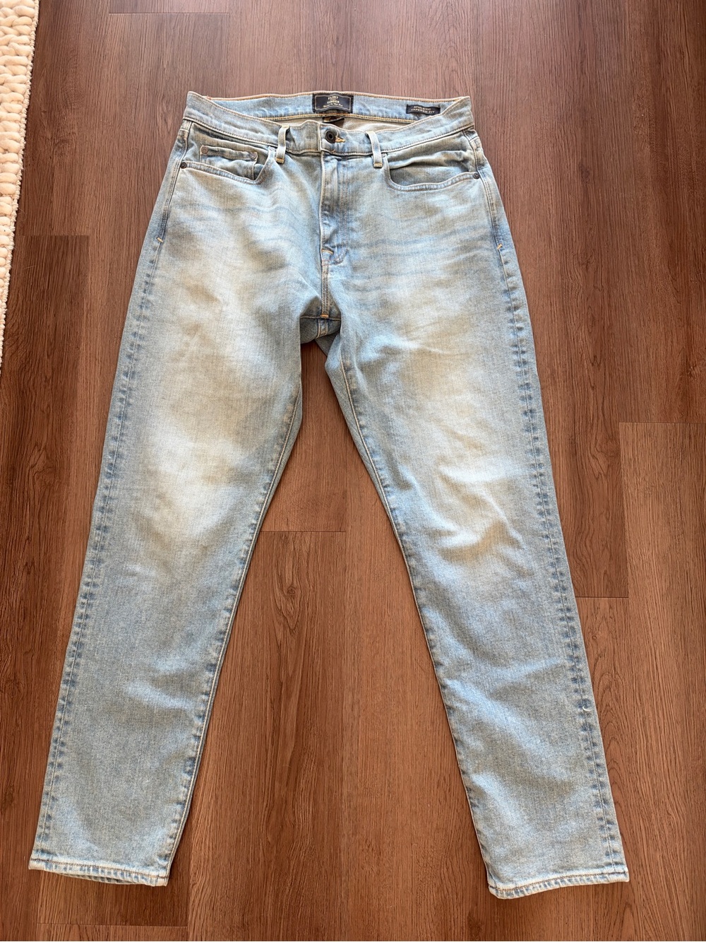 Flint and Tinder Athletic Tapered Fit Light Wash Jeans Men’s 32x30 USA Made